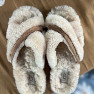 UGG Cream Fluffy Slippers